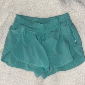 lululemon shorts size 10